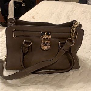 Tory Burke inspired handbag.